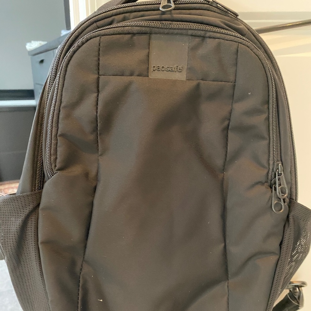 Pacsafe metrosafe backpack